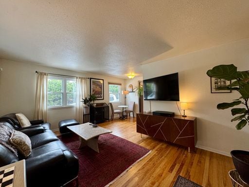 Foto del edificio - Furnished 3 Bedroom / 1 Bath – Available Now (3+ Month Stay) Prime Location Near Old Town Arvada!