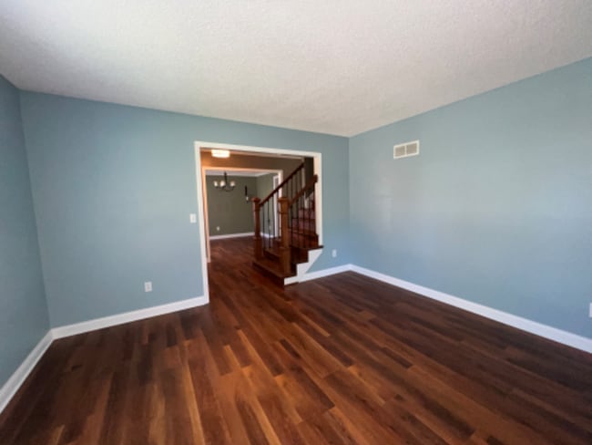 Building Photo - 1415 E 153rd Terrace