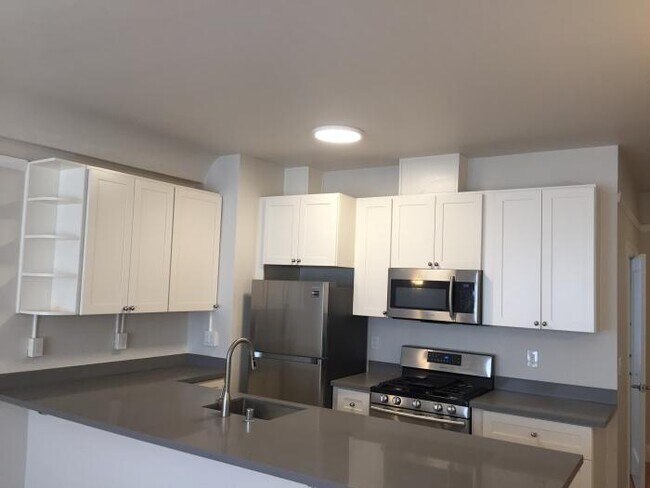 Building Photo - 2 bedroom in San francisco CA 94109