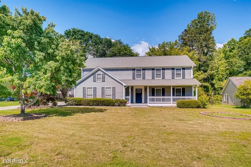 Primary Photo - 4 br, 2 bath House - 2900 Summit View Ct UNIT