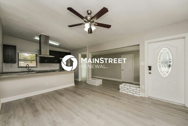 Foto del edificio - 4 Bedroom Pet-Friendly Home in ORLANDO, FL with Main Street Renewal