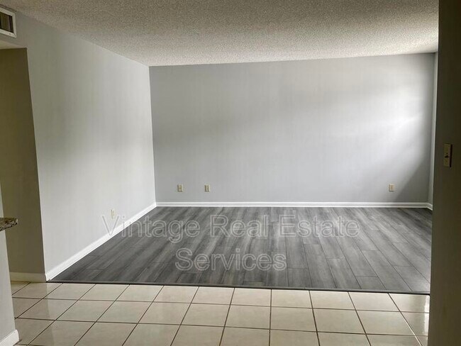 Foto del edificio - 3102 W Horatio St