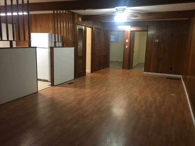 Kitchen living room left side - 602 Eastanallee Ave