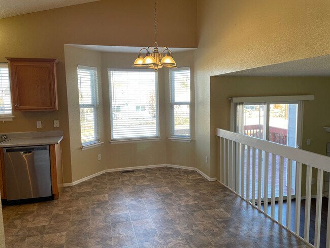 Building Photo - Lovely 3 Bed 3 Bath Home in Cherry Creek S...