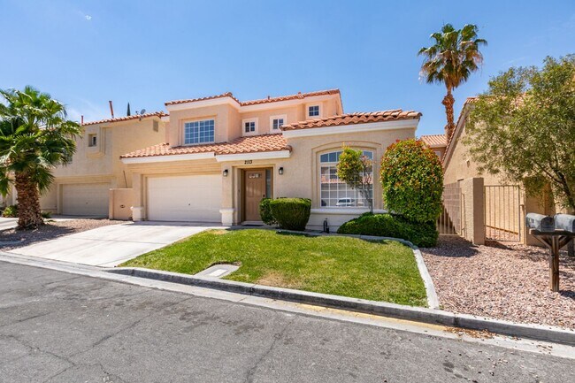 Foto del edificio - Charming Summerlin Two-Story with Cozy Fireplace & Spacious Layout