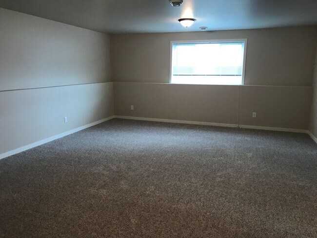Foto del edificio - 943 Eaglewood Ave