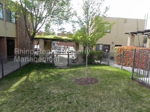 Building Photo - 12621 Lomas Blvd NE