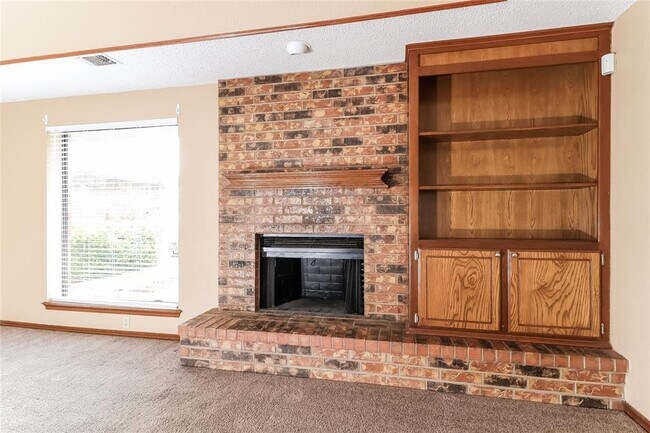 Building Photo - 5701 Republic Dr