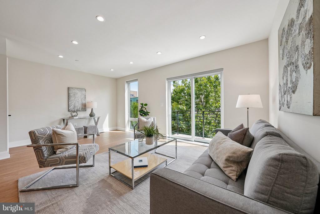 Foto principal - 2134 Wisconsin Ave NW