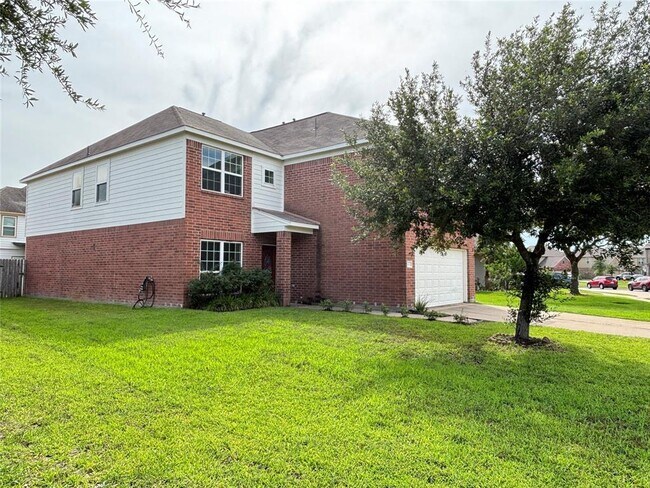 Building Photo - 14851 Fir Knoll Way