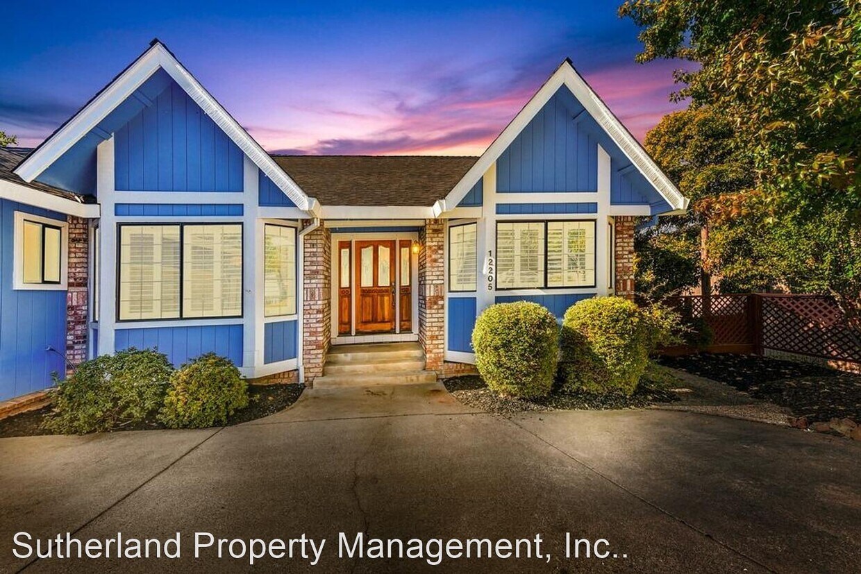 4 br, 2.5 bath House 12205 Alta Mesa Drive House Rental in Auburn