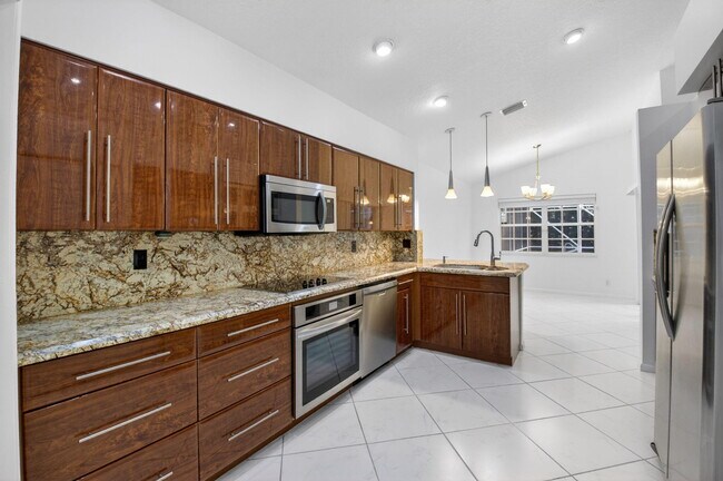 Foto del edificio - 7558 Ironbridge Cir