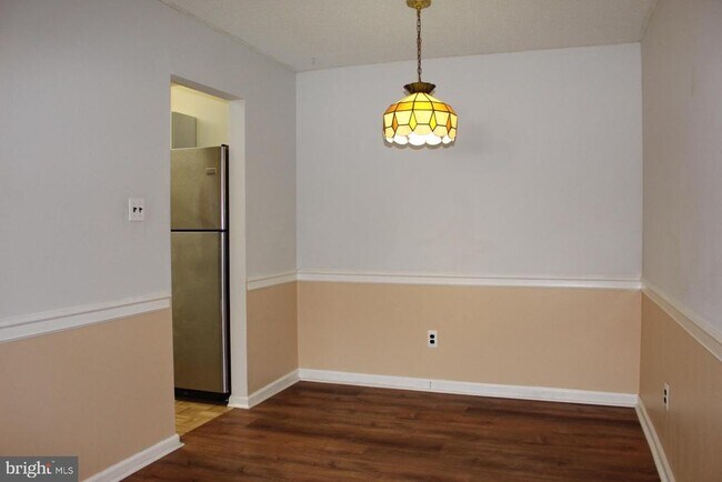 Building Photo - 111 Riversedge Dr