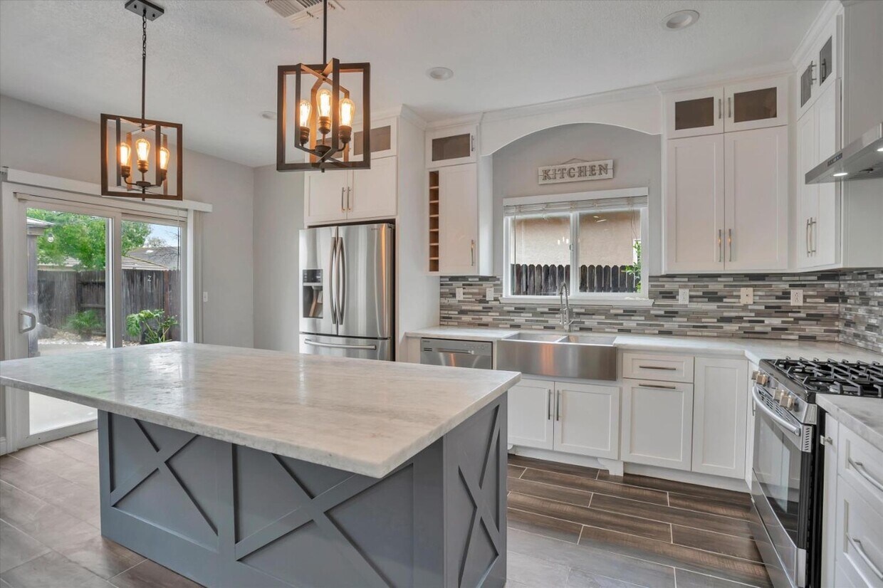 Foto principal - 7733 Manorside Dr