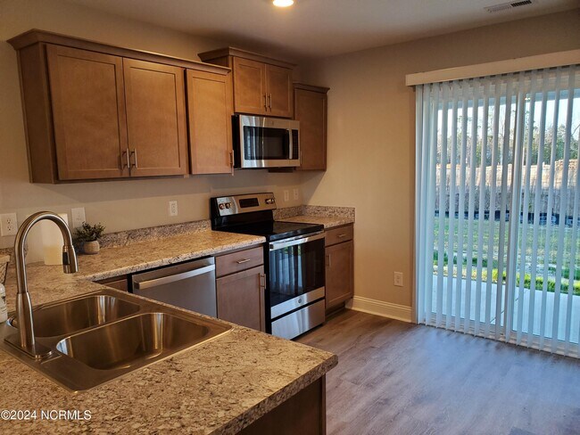 Foto del edificio - 122 Smallwood Rd