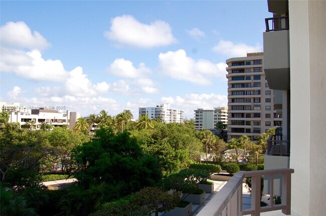 Building Photo - 201 Crandon Blvd