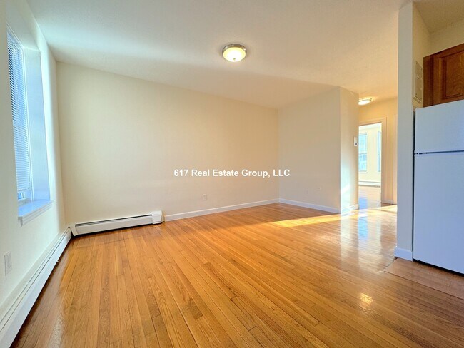 Building Photo - 172 N Beacon St