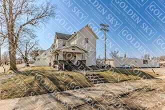 Building Photo - 115 E Willard St