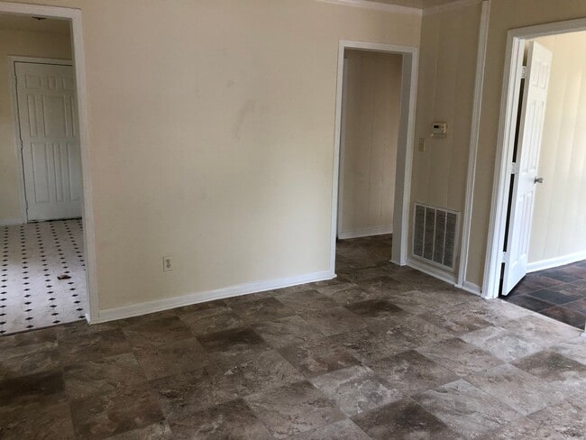 Building Photo - Home for rent