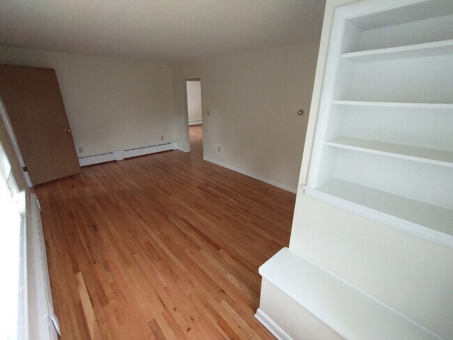 Sala de estar - 2541 Gilead Ave