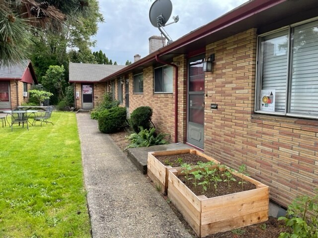 Primary Photo - 3426 SE 59th Ave