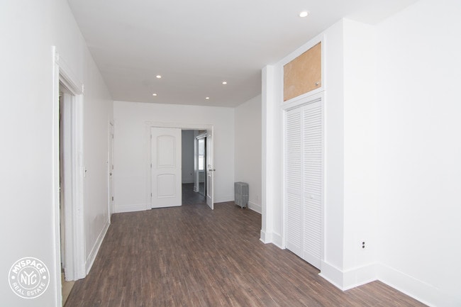 Building Photo - 812 Sterling Pl