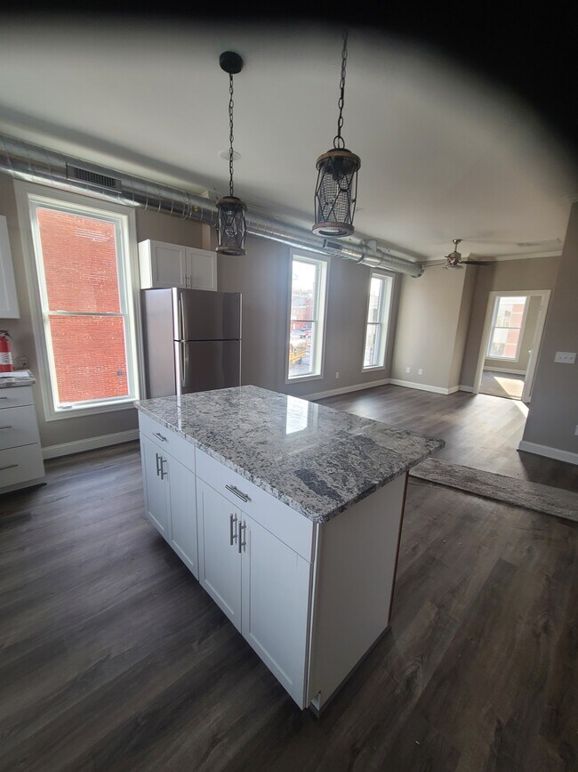 Building Photo - 1154 White St