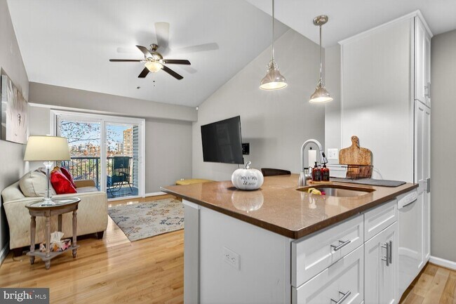 Foto del edificio - 3307 Wyndham Cir