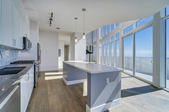 Foto del edificio - 215 N New River Dr E
