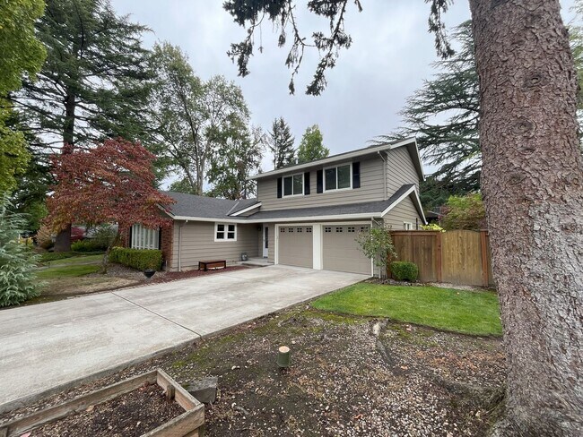 Building Photo - Elegant 3-Bedroom Home with Soaking Tub, S...