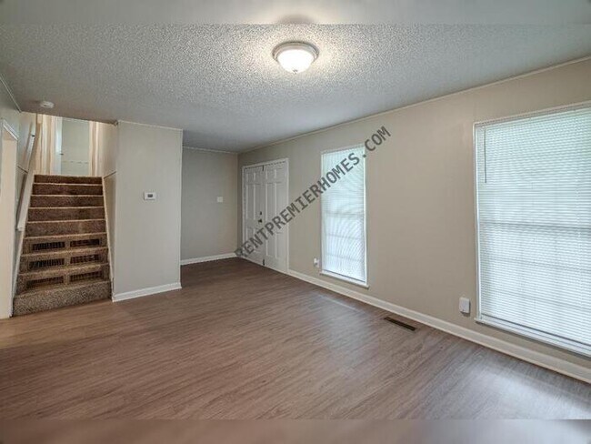 Foto del edificio - 18 Lucy Ln