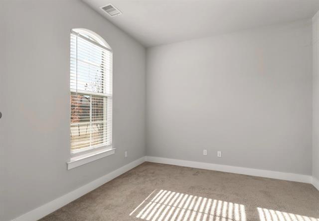 Foto del edificio - 584 Meandering Ln