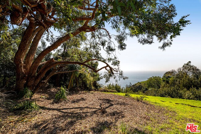 Foto del edificio - 22561 Carbon Mesa Rd