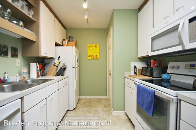 Building Photo - 3 br, 2 bath House - 1280 Clifden Greene
