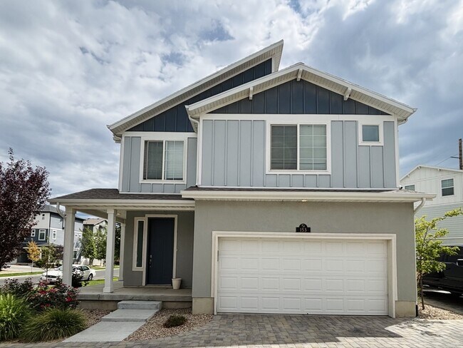 Foto del edificio - 153 E Brushy Canyon St