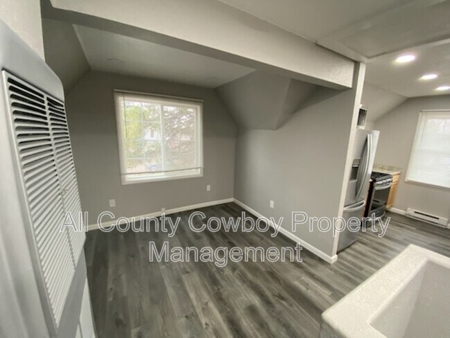 Foto del edificio - 719 S 6th St