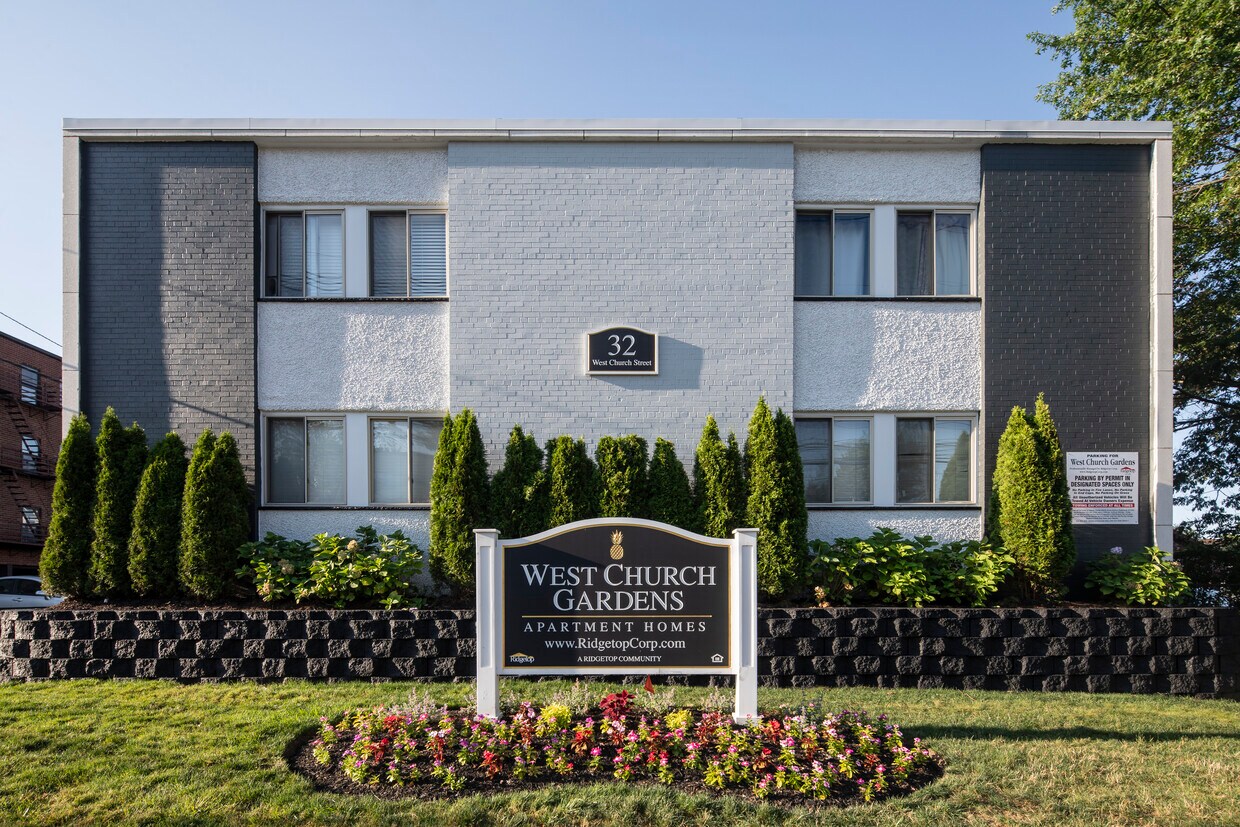 West Church Gardens Apartments in Bergenfield, NJ