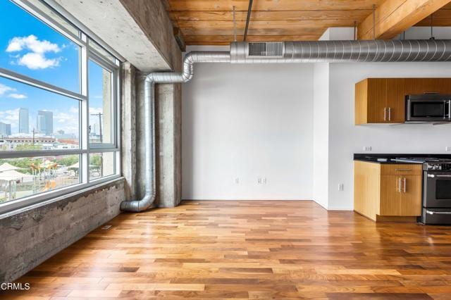 Building Photo - 530 S Hewitt St