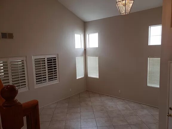 Foto principal - 405 Alyssum Way