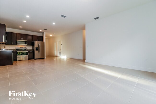 Building Photo - 353 Hibiscus Dr