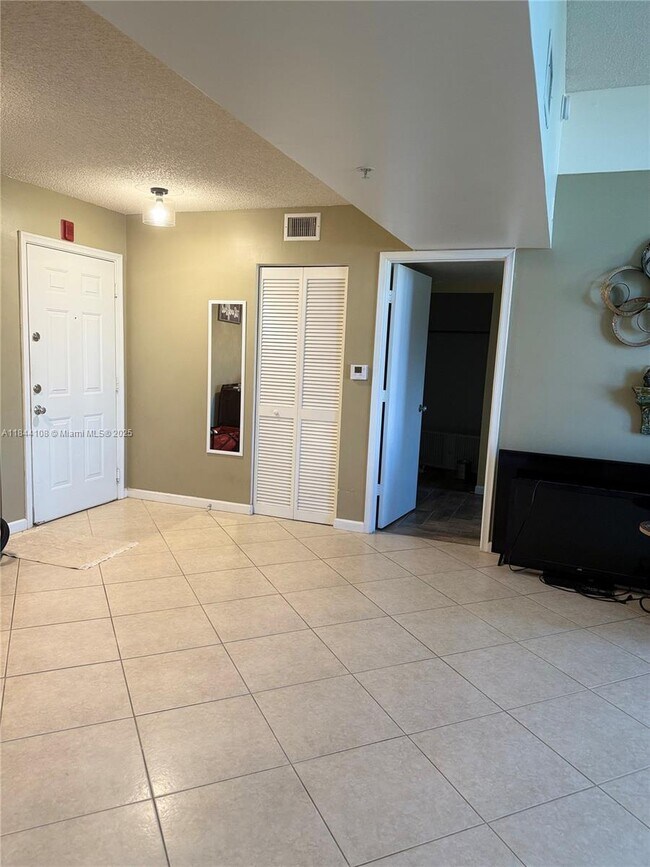 Foto del edificio - 1341 SE 3rd Ave