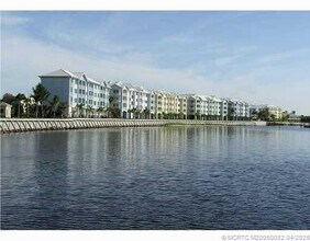 Building Photo - 975 NW Flagler Ave