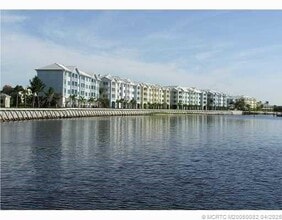 Building Photo - 975 NW Flagler Ave