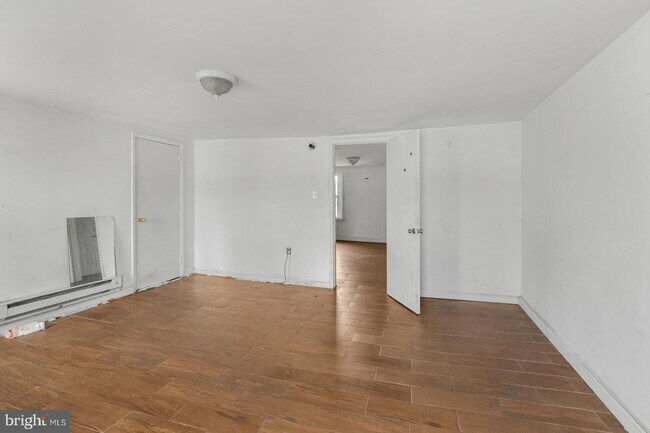 Building Photo - 250 E Girard Ave