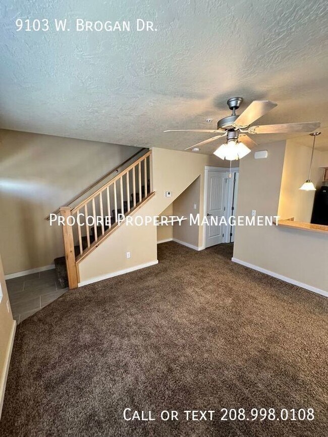 Building Photo - Close to Campus Comfort! Upgraded 2BR/2BA ...