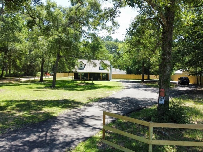 Building Photo - 17122 Springfield Dr