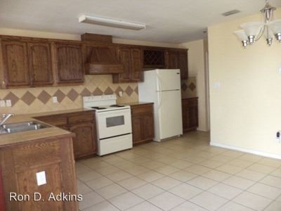 Building Photo - 1603 Omni