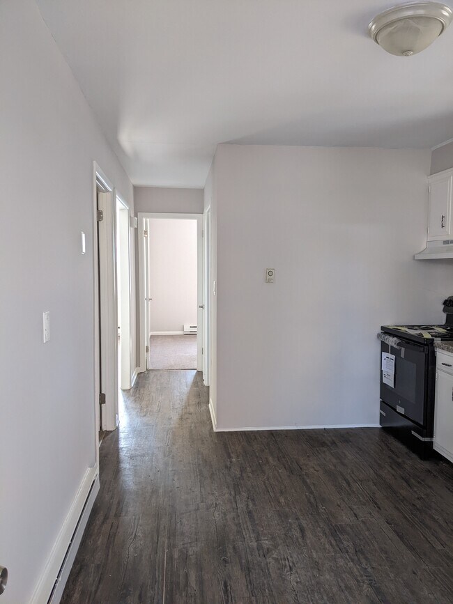 Building Photo - 253 Birchfield Dr