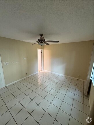 Building Photo - 3280 Spanish Moss Ter