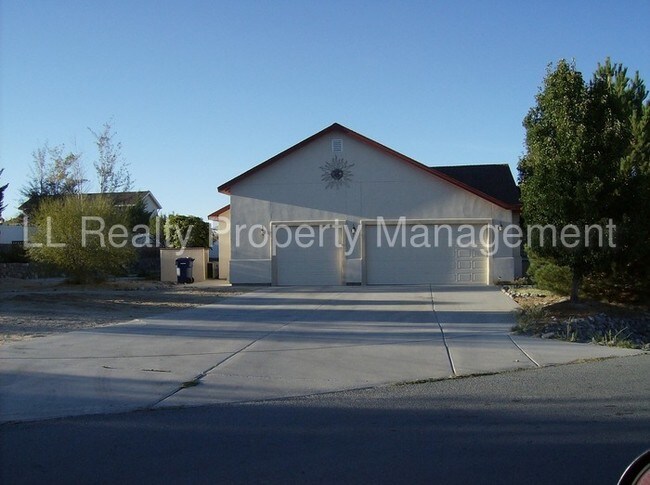 Building Photo - Beautiful home in the Sage Valley Estates